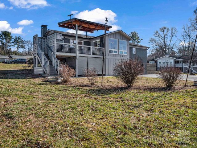 1717 Glenheath Drive, Hendersonville, NC 28791