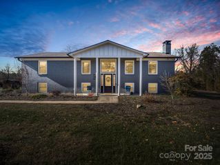 1717 Glenheath Drive, Hendersonville, NC 28791