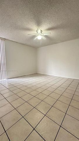 7125 NW 186th St B110, Hialeah, FL 33015