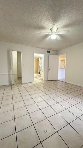 7125 NW 186th St B110, Hialeah, FL 33015