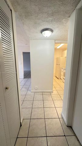 7125 NW 186th St B110, Hialeah, FL 33015