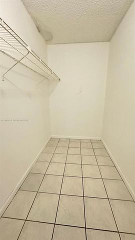 7125 NW 186th St B110, Hialeah, FL 33015