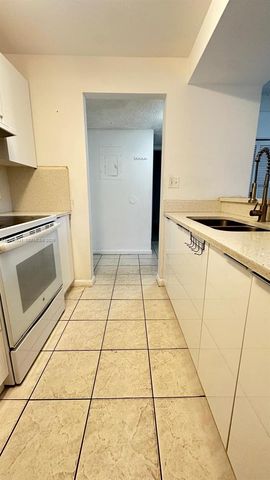 7125 NW 186th St B110, Hialeah, FL 33015