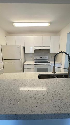 7125 NW 186th St B110, Hialeah, FL 33015