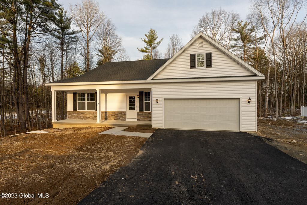 29 Tamarack Street, Ballston, NY 12019