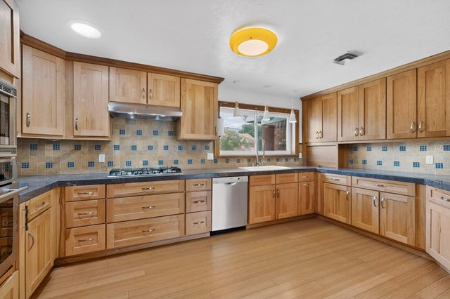 2913 Avenida Nevada NE, Albuquerque, NM 87110