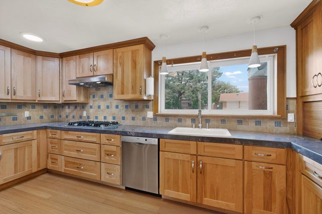 2913 Avenida Nevada NE, Albuquerque, NM 87110