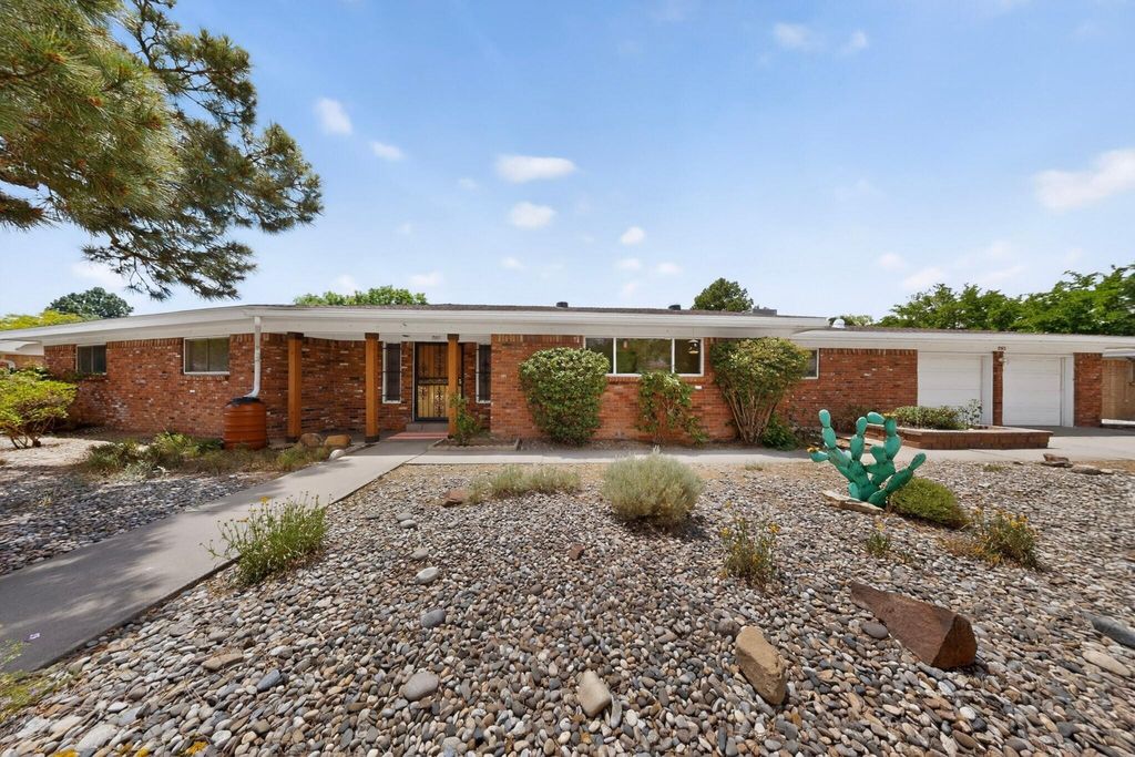 2913 Avenida Nevada NE, Albuquerque, NM 87110