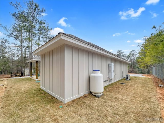 778 Castaway Island Road, Eclectic, AL 36024