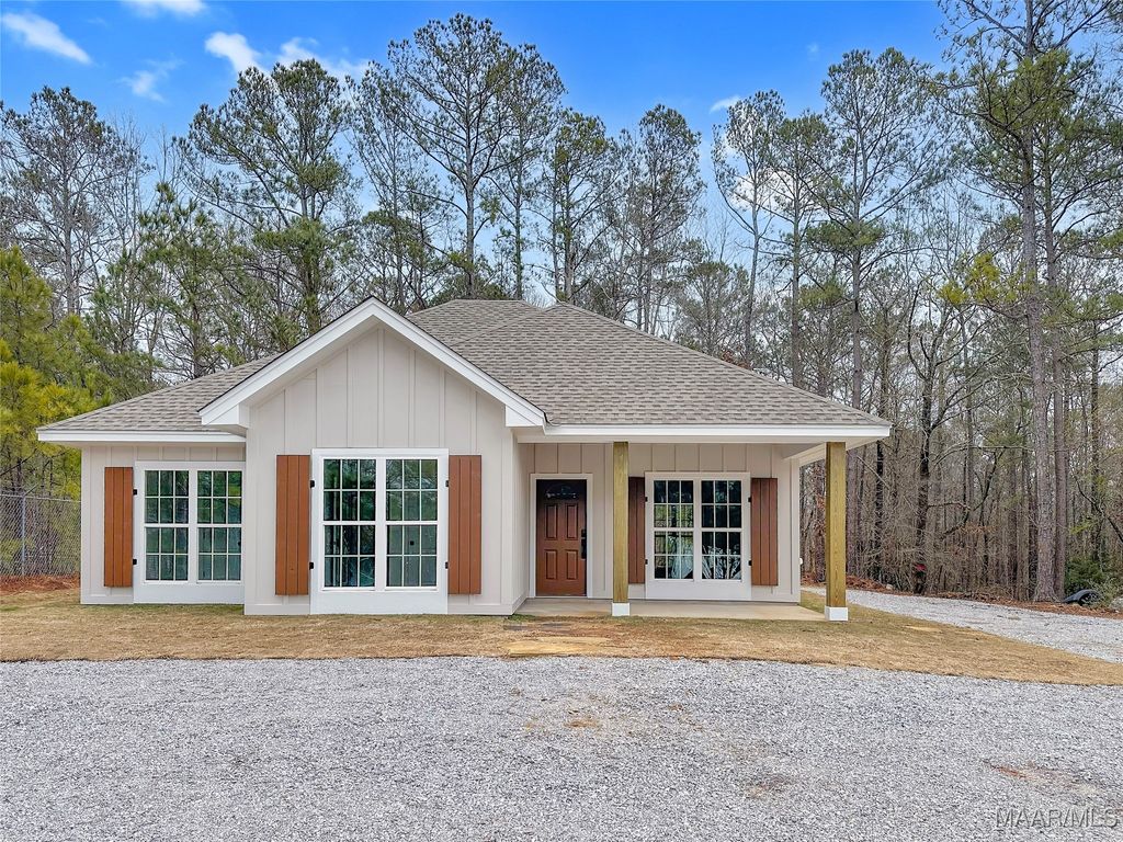 778 Castaway Island Road, Eclectic, AL 36024