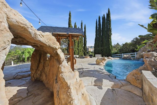 13883 Sage Mountain Ln, Jamul, CA 91935