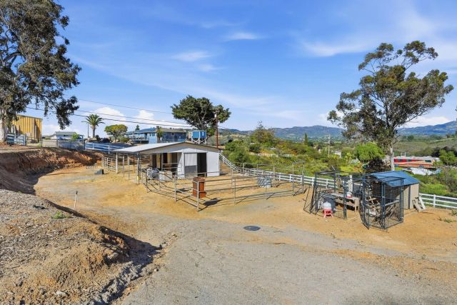 13883 Sage Mountain Ln, Jamul, CA 91935