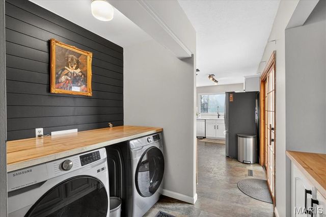 13290 Kenroyal Drive, St Louis, MO 63131