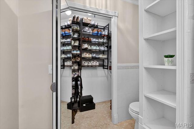 13290 Kenroyal Drive, St Louis, MO 63131