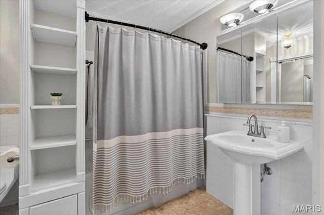 13290 Kenroyal Drive, St Louis, MO 63131