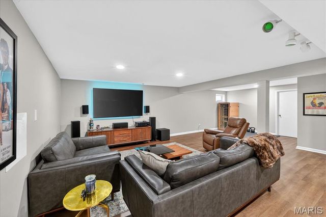 13290 Kenroyal Drive, St Louis, MO 63131