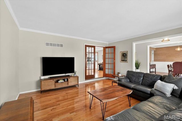 13290 Kenroyal Drive, St Louis, MO 63131