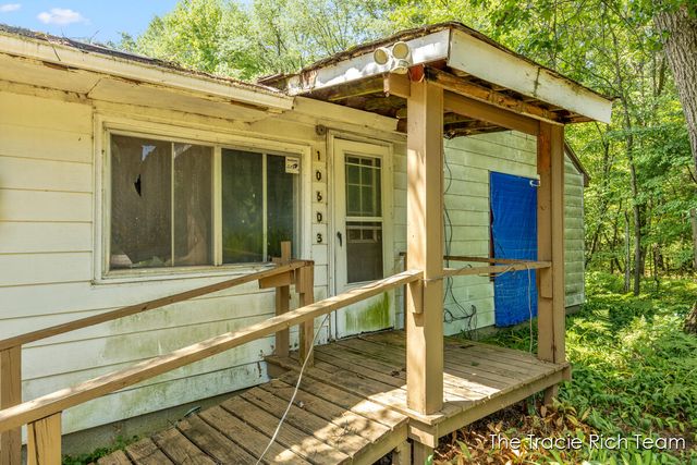 10603 Paw Paw Avenue, Grant Twp, MI 49327