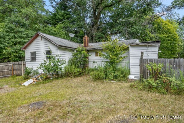 10603 Paw Paw Avenue, Grant Twp, MI 49327