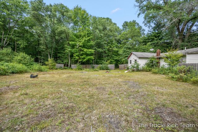 10603 Paw Paw Avenue, Grant Twp, MI 49327