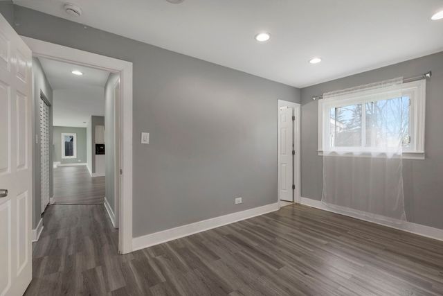 595 Aberdeen Street, Hoffman Estates, IL 60169