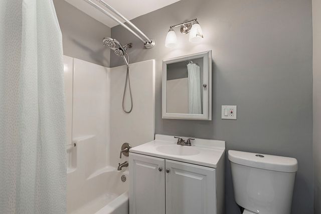 595 Aberdeen Street, Hoffman Estates, IL 60169