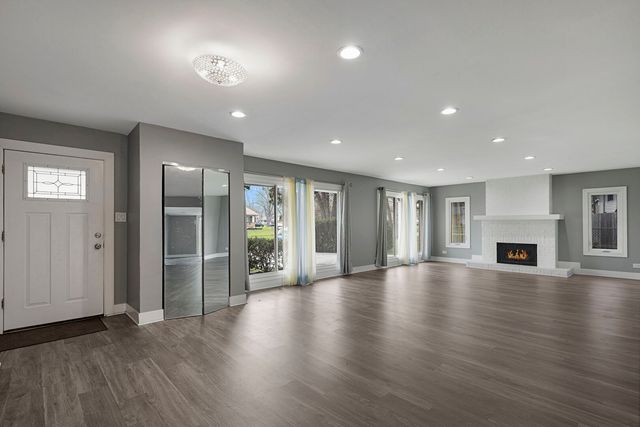 595 Aberdeen Street, Hoffman Estates, IL 60169