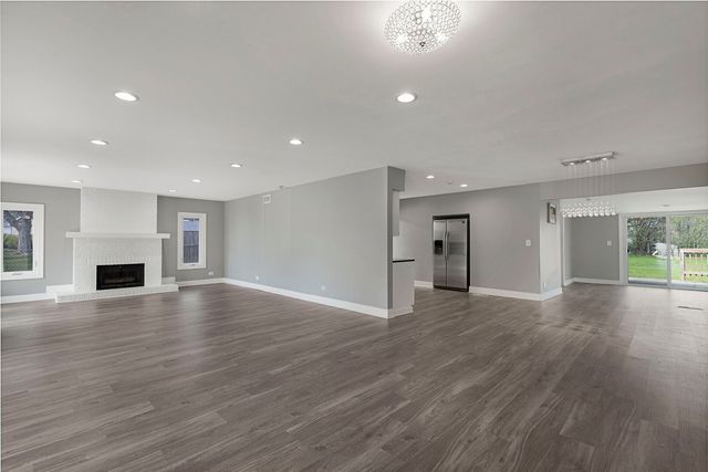 595 Aberdeen Street, Hoffman Estates, IL 60169