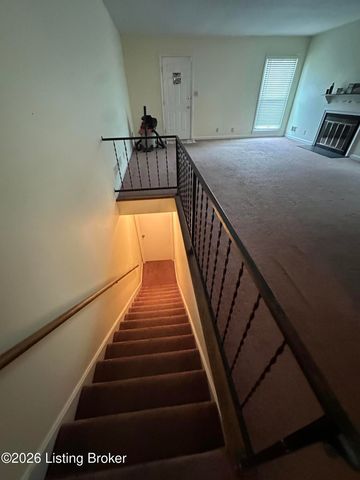 2707 Langdon Dr, Louisville, KY 40241