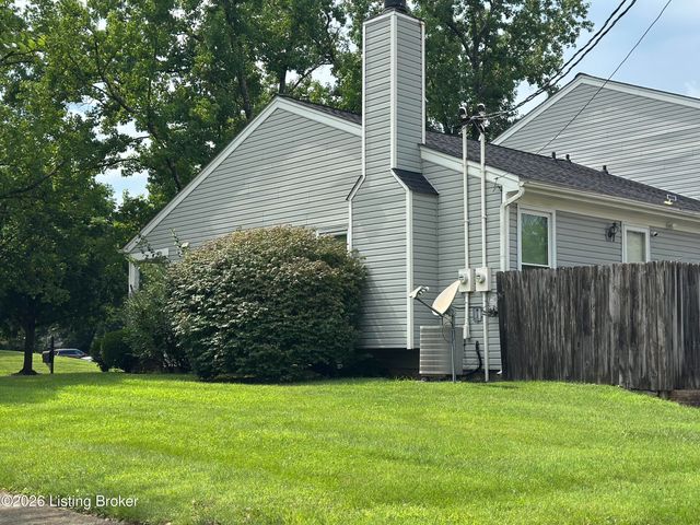 2707 Langdon Dr, Louisville, KY 40241