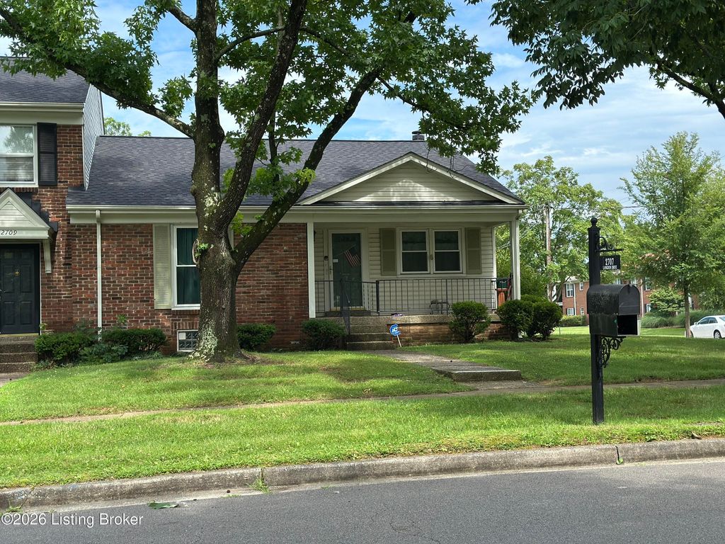 2707 Langdon Dr, Louisville, KY 40241