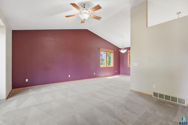 1805 S Lorne Ln Lane, Sioux Falls, SD 57106