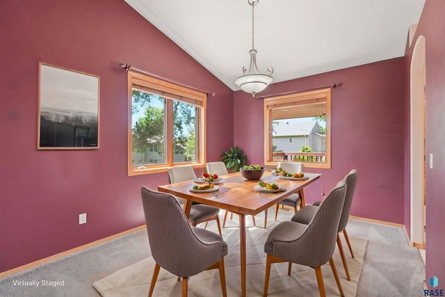 1805 S Lorne Ln Lane, Sioux Falls, SD 57106