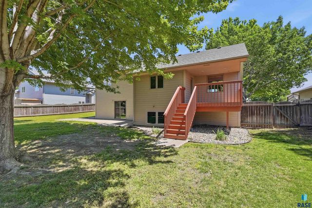 1805 S Lorne Ln Lane, Sioux Falls, SD 57106