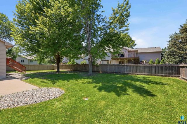 1805 S Lorne Ln Lane, Sioux Falls, SD 57106