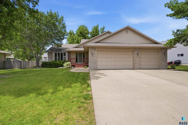 1805 S Lorne Ln Lane, Sioux Falls, SD 57106