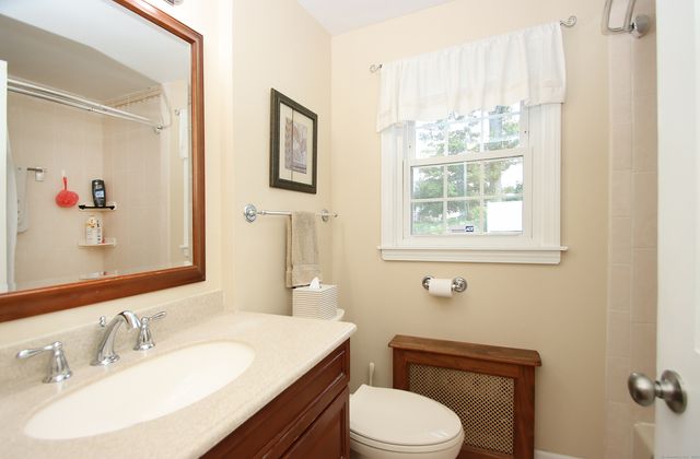 133 Helaine Road, Manchester, CT 06042