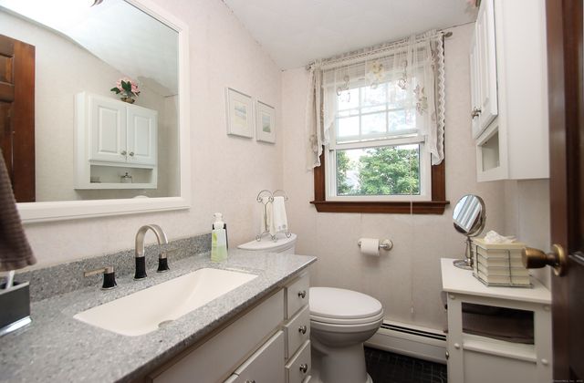 133 Helaine Road, Manchester, CT 06042