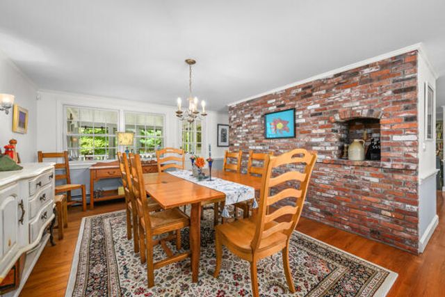 27 Two Ponds Road, Falmouth, MA 02540