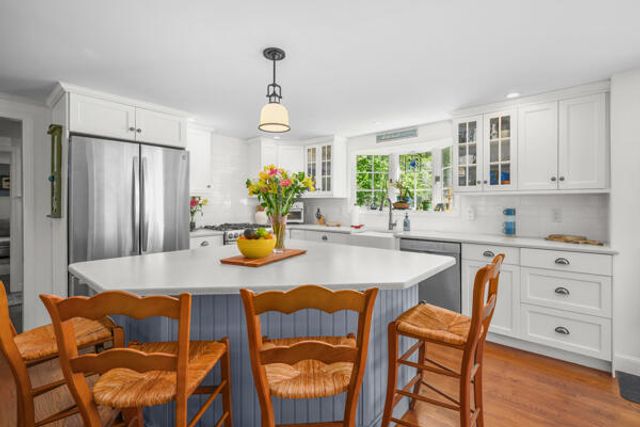 27 Two Ponds Road, Falmouth, MA 02540