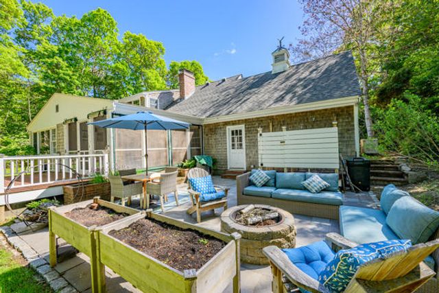 27 Two Ponds Road, Falmouth, MA 02540