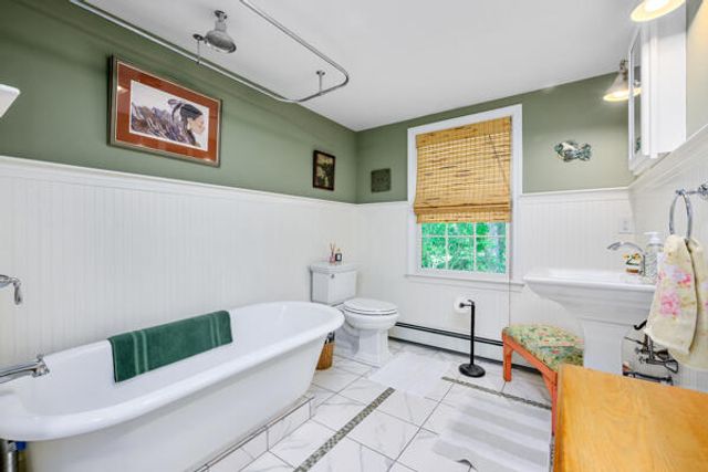 27 Two Ponds Road, Falmouth, MA 02540