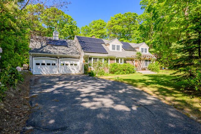 27 Two Ponds Road, Falmouth, MA 02540