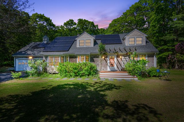 27 Two Ponds Road, Falmouth, MA 02540