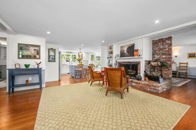 27 Two Ponds Road, Falmouth, MA 02540