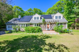 27 Two Ponds Road, Falmouth, MA 02540