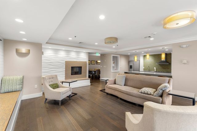 3920 Mystic Valley Pkwy 704, Medford, MA 02155