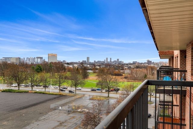 3920 Mystic Valley Pkwy 704, Medford, MA 02155