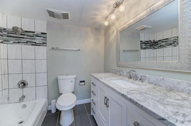 830 Elder Road B303, Homewood, IL 60430