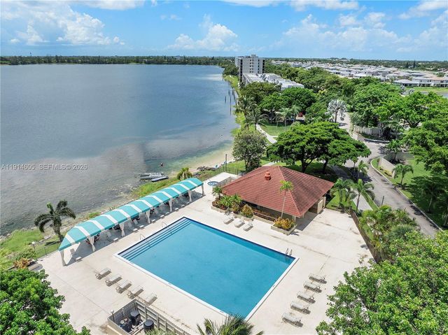 105 Lake Emerald Drive 216, Oakland Park, FL 33309